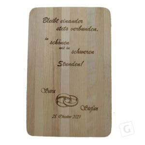 Geschenk an das Brautpaar: Schöner Spruch mit Namen des Brautpaars, Datum und zwei Ringen