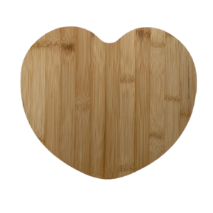 Holzbrett Bambus Herz Lasergravur möglich, perfektes Geschenk im Haushalt